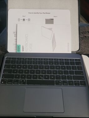 ESR Shift Keyboard Case for iPad - Charcoal Gray